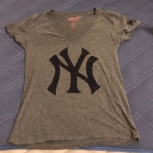 pink t-shirt, v-neck, NY yankees